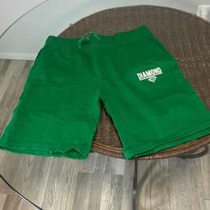 NEVER WORN BRAND NEW GREEN DIAMNOND SUPPLY CO SAEAT SHORT SIZE L